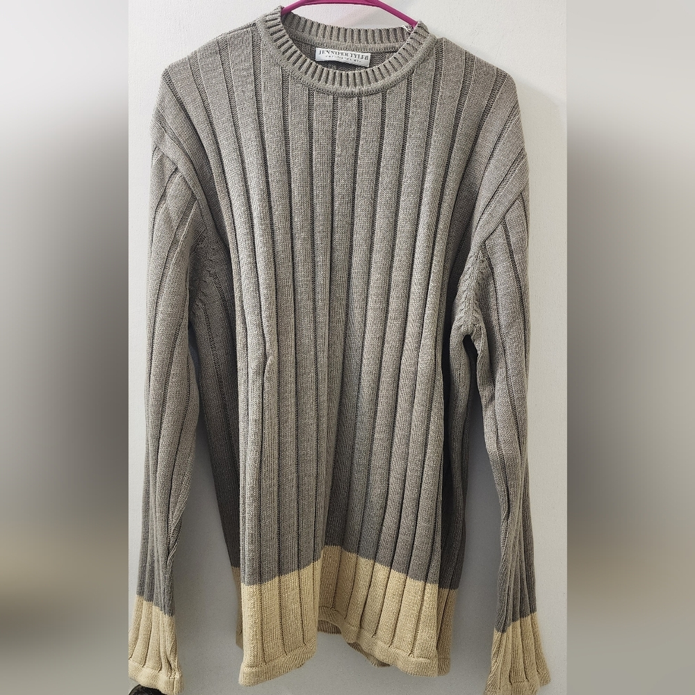 Men's Gray and Tan Sweater‎